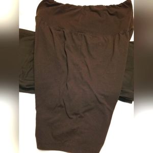 Lot of 2 maternity soft yoga shorts 7 inch inseam